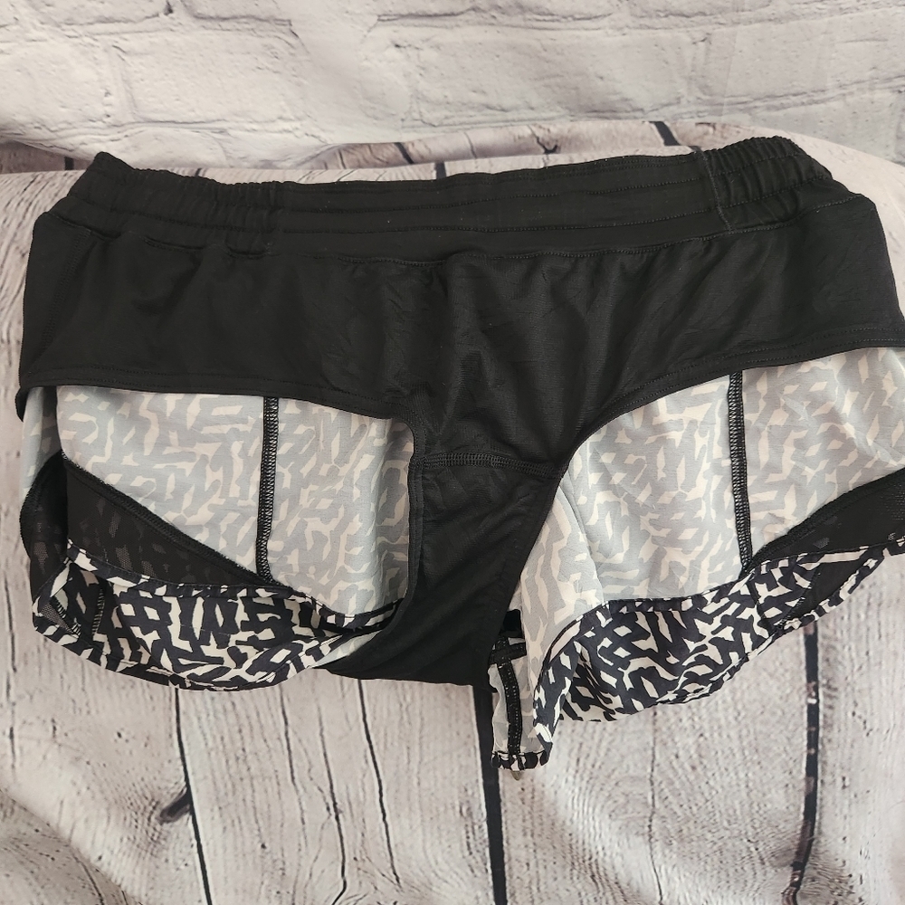 Lululemon Hotty Hot Short - Picture 8 of 10